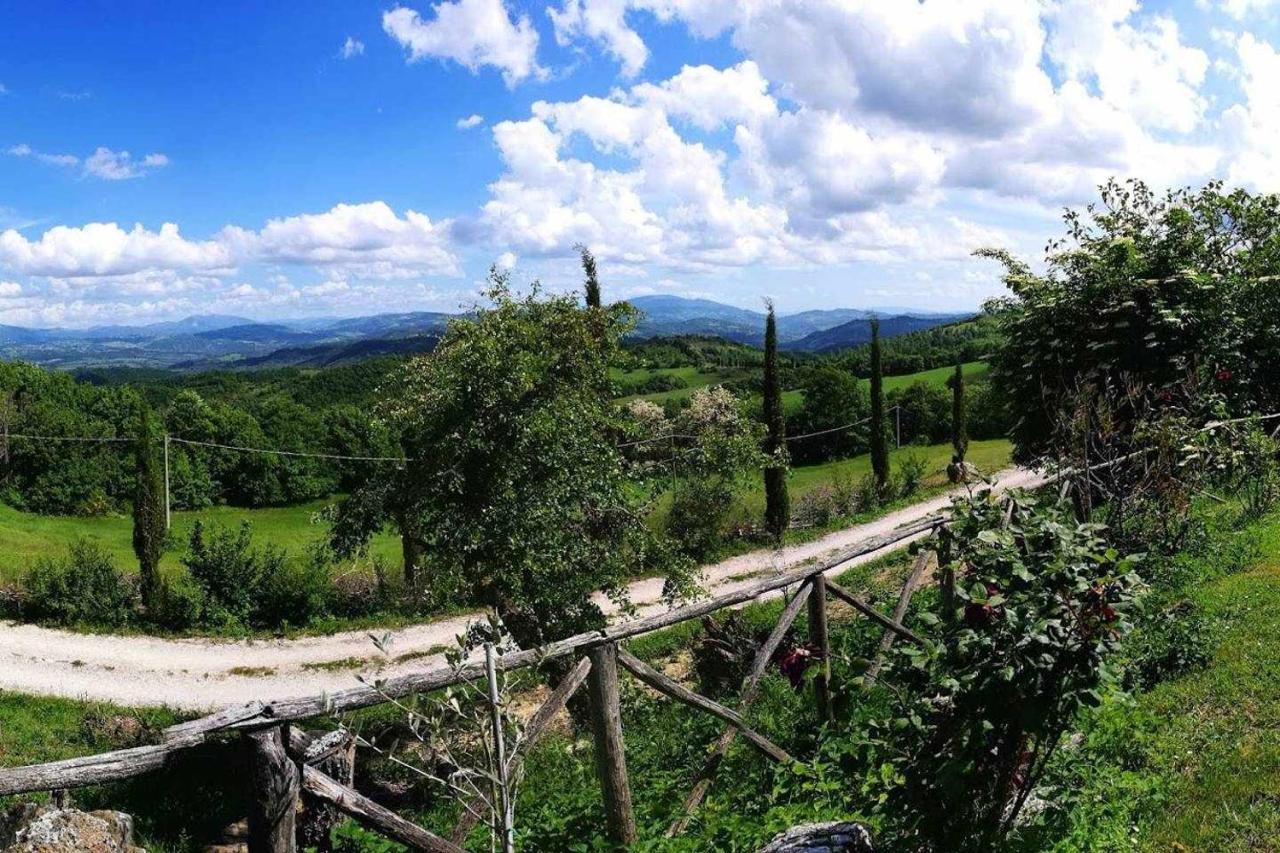 Agriturismo Montesalce Gubbio Luaran gambar