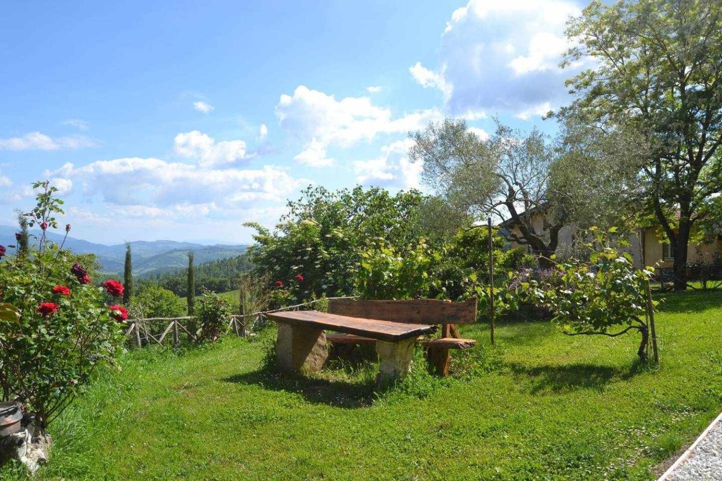 Agriturismo Montesalce Gubbio Luaran gambar