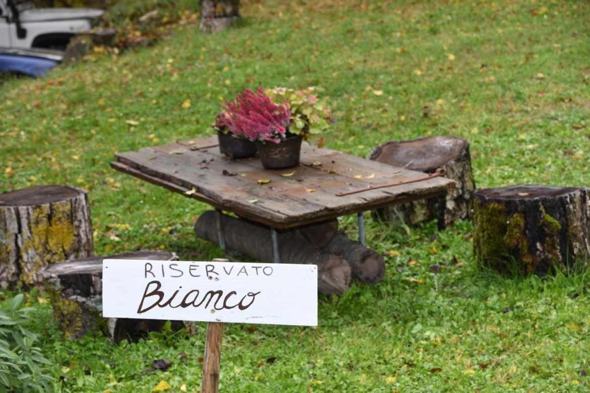 Agriturismo Montesalce Gubbio Luaran gambar